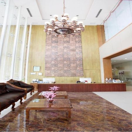 Melati The Atrium Hotel & Resort Yogyakarta מראה חיצוני תמונה