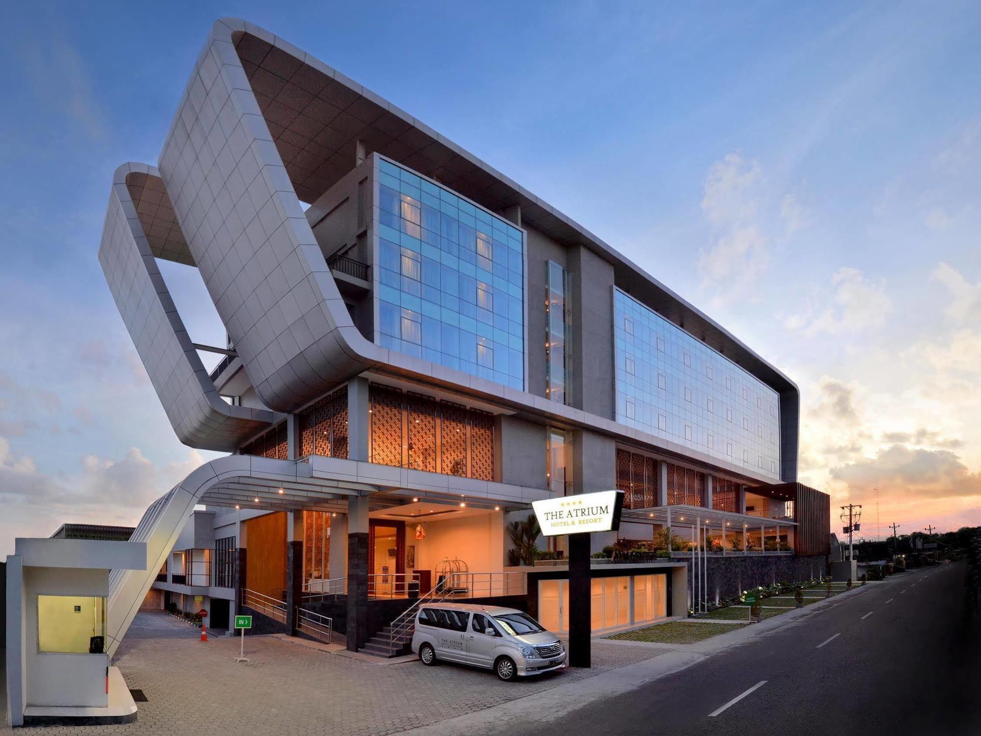 Melati The Atrium Hotel & Resort Yogyakarta מראה חיצוני תמונה